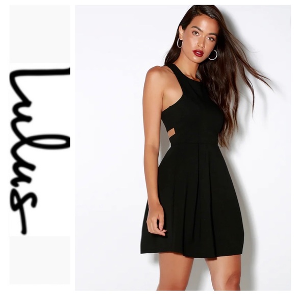 💕SALE💕 NWT Lulu’s Cutout and About Black Skater Dress - Picture 2 of 9